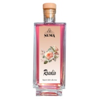 Rosolio: il liquore dolce con petali di rosa della Distilleria NUMA