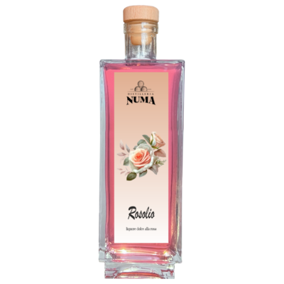 Rosolio: il liquore dolce con petali di rosa della Distilleria NUMA