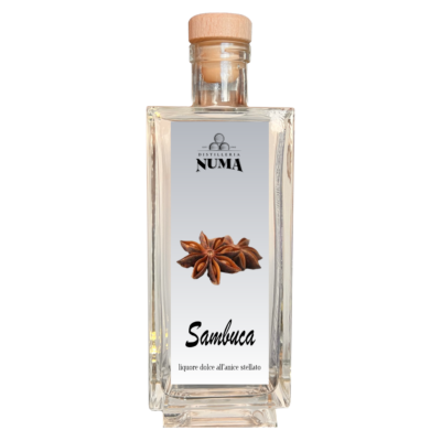 Sambuca: liquore dolce all'anice stellato della Distilleria NUMA